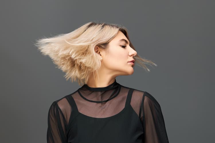 ابدئي عامك الجديد بإطلالة شعر جديدة main image