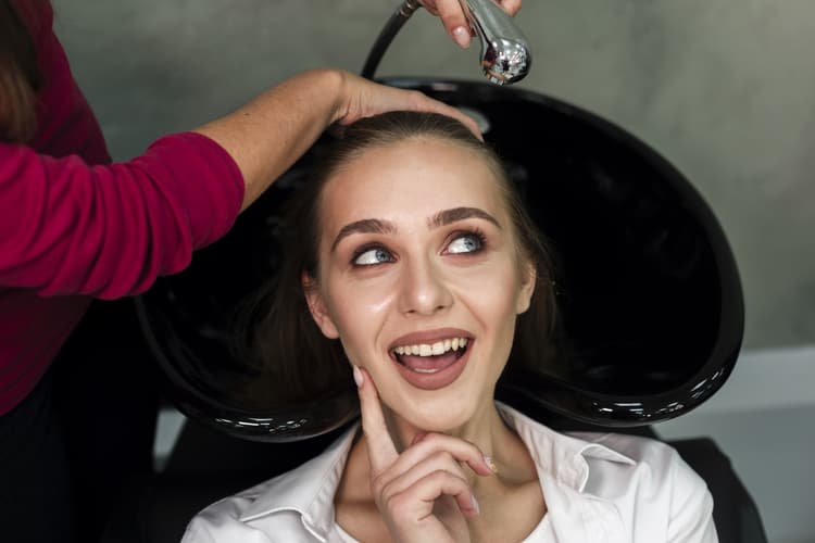 ما وراء المظهر: علم الشعور بالرضا عن نفسك main image